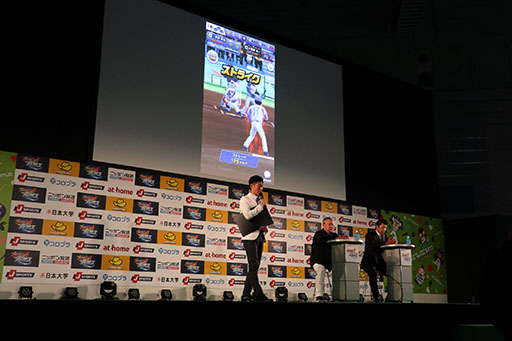 画像ギャラリー No.007のサムネイル画像 / “ハマの番長”こと三浦大輔さんも納得の仕上がり!? 「セ・リーグファンミーティング2017」内で行われた「プロ野球バーサス」のイベントをレポート