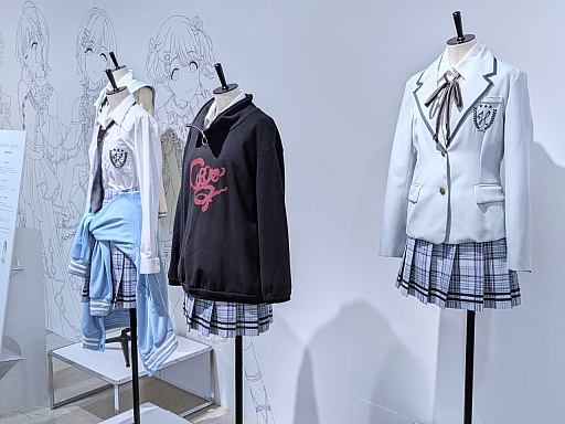 画像ギャラリー No.012のサムネイル画像 / 「アイドルマスター シャイニーカラーズ」の衣装展が，大丸東京店にて開催中。会期を通して計250着以上のライブ衣装を間近で観賞できる！