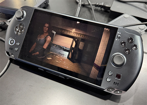 画像ギャラリー No.001のサムネイル画像 / 携帯型ゲームPC「GPD WIN 5」を実機でチェック。従来製品から使い勝手が大きく変わりそう［TGS2025］