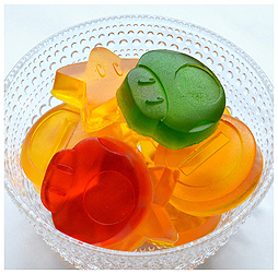 画像集 No.009のサムネイル画像 / 「スーパーマリオ ホーム&パーティグッズ」はバレンタインにも活躍? ブロック形のチョコなどが作れるシリコントレーを紹介