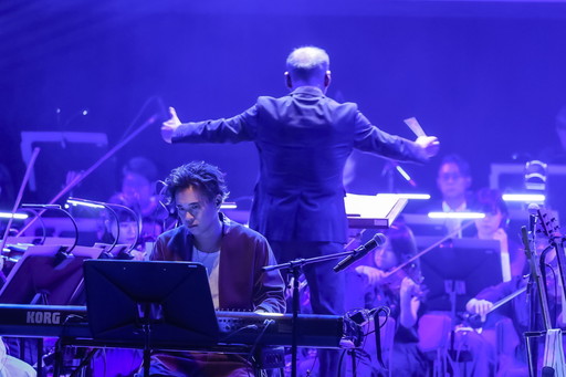 画像ギャラリー No.016のサムネイル画像 / TVアニメ「アークナイツ」第1期からの軌跡をたどったフィルムコンサート「【暁光追奏/FILM ON ORCHESTRA】」夜公演をレポート