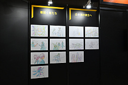 画像ギャラリー No.013のサムネイル画像 / 「アークナイツ」6周年記念イベントレポ。今回の巨大バルーンはボス敵のザーロ。テラの大地を再現したジオラマも展示