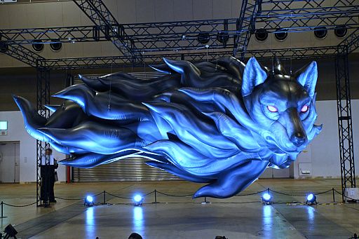 画像ギャラリー No.016のサムネイル画像 / 「アークナイツ」6周年記念イベントレポ。今回の巨大バルーンはボス敵のザーロ。テラの大地を再現したジオラマも展示