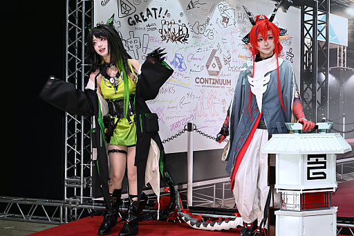 画像ギャラリー No.028のサムネイル画像 / 「アークナイツ」6周年記念イベントレポ。今回の巨大バルーンはボス敵のザーロ。テラの大地を再現したジオラマも展示