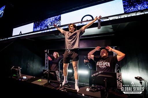 画像ギャラリー No.011のサムネイル画像 / 「Apex Legends」の世界大会“ALGS チャンピオンシップ”。数多くのドラマチックな展開が生まれたファイナルをレポート