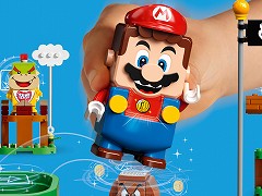 スーパーマリオの世界がレゴになって登場。ブロックで組み立てたコースをフィギュア「レゴマリオ」で攻略