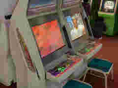 レトロンバーガー Order 61:“家筐体”気分を「龍が如く」シリーズや「SEGA AGES」シリーズでも味わおう。でもやっぱゲーセンも行こう編