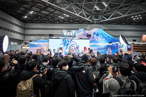 画像ギャラリー No.003のサムネイル画像 / 「勝利の女神：NIKKE」，コミックマーケット107のオフィシャルレポートを公開。ディレクターのユ・ヒュンソク氏が来日し，ファンと交流