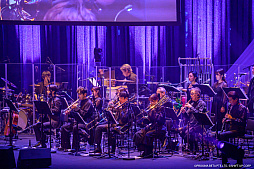 画像ギャラリー No.014のサムネイル画像 / 「勝利の女神：NIKKE」第2回オーケストラコンサートでは，人気曲のほか，「Old Tales」などのイベント楽曲を披露。物販には長蛇の列も