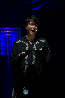 画像ギャラリー No.010のサムネイル画像 / 「ブラスタ」6周年記念「BLACK PARTY」レポート。まさにスターレスのショーそのもの！　極上の歌と芝居とパフォーマンスで彩った2日間