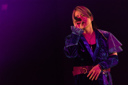 画像ギャラリー No.020のサムネイル画像 / 「ブラスタ」6周年記念「BLACK PARTY」レポート。まさにスターレスのショーそのもの！　極上の歌と芝居とパフォーマンスで彩った2日間