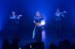 画像ギャラリー No.021のサムネイル画像 / 「ブラスタ」6周年記念「BLACK PARTY」レポート。まさにスターレスのショーそのもの！　極上の歌と芝居とパフォーマンスで彩った2日間