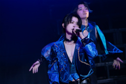 画像ギャラリー No.025のサムネイル画像 / 「ブラスタ」6周年記念「BLACK PARTY」レポート。まさにスターレスのショーそのもの！　極上の歌と芝居とパフォーマンスで彩った2日間