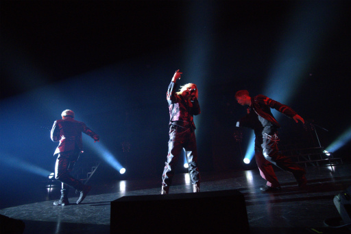 画像ギャラリー No.039のサムネイル画像 / 「ブラスタ」6周年記念「BLACK PARTY」レポート。まさにスターレスのショーそのもの！　極上の歌と芝居とパフォーマンスで彩った2日間