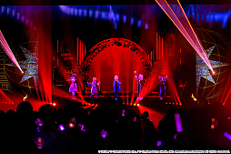 画像ギャラリー No.019のサムネイル画像 / 「プロジェクトセカイ」実在感が向上した3DCGライブをレポート。初音ミクや巡音ルカ,作中に登場する音楽ユニットのメンバーが等身大の姿で歌う!