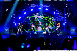 画像ギャラリー No.020のサムネイル画像 / 「プロジェクトセカイ」実在感が向上した3DCGライブをレポート。初音ミクや巡音ルカ,作中に登場する音楽ユニットのメンバーが等身大の姿で歌う!