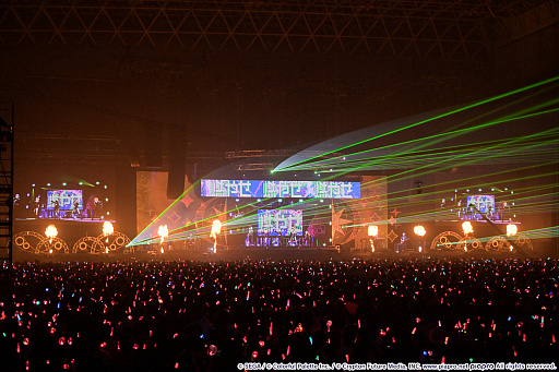 画像ギャラリー No.023のサムネイル画像 / 「プロジェクトセカイ」実在感が向上した3DCGライブをレポート。初音ミクや巡音ルカ,作中に登場する音楽ユニットのメンバーが等身大の姿で歌う!