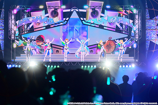 画像ギャラリー No.025のサムネイル画像 / 「プロジェクトセカイ」実在感が向上した3DCGライブをレポート。初音ミクや巡音ルカ,作中に登場する音楽ユニットのメンバーが等身大の姿で歌う!