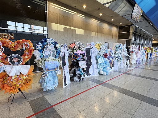 画像ギャラリー No.031のサムネイル画像 / 「プロジェクトセカイ」実在感が向上した3DCGライブをレポート。初音ミクや巡音ルカ,作中に登場する音楽ユニットのメンバーが等身大の姿で歌う!