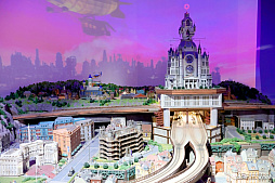 画像ギャラリー No.025のサムネイル画像 / 約2.5cmのミニチュアサイズになったセラフ部隊を見つけ出せ！　「ヘブバン」×「スモールワールズ」コラボレポート