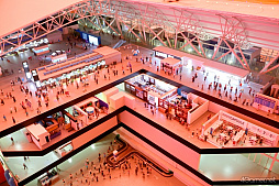 画像ギャラリー No.035のサムネイル画像 / 約2.5cmのミニチュアサイズになったセラフ部隊を見つけ出せ！　「ヘブバン」×「スモールワールズ」コラボレポート