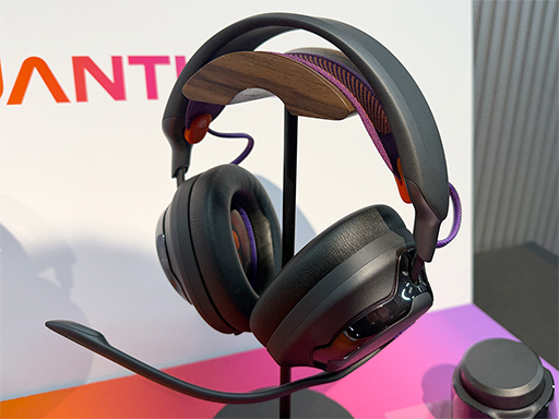 画像ギャラリー No.002のサムネイル画像 / 装着感と音質にこだわったゲーマー向けワイヤレスヘッドセット「JBL Quantum 950」など計3製品が国内発表