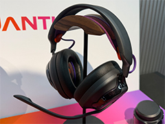 装着感と音質にこだわったゲーマー向けワイヤレスヘッドセット「JBL Quantum 950」など計3製品が国内発表