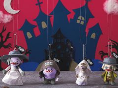 USJ,「バイオハザード ヴィレッジ」の人形劇“バイオ村であそぼ♪”に登場する四貴族のマスコットキーチェーンを発売
