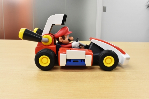 画像集#014のサムネイル/「マリオカート ライブ ホームサーキット」が編集部にやってきた。思っていたより狭い場所でも遊べる“新たな形のマリオカート”を紹介