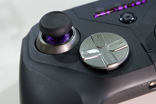 画像ギャラリー No.012のサムネイル画像 / 量販店でよく見るGameSirと，BIGBIG WONから独立したデザイナーがたち上げたLead Joyの最新ゲームパッドの見どころは？［TGS2025］