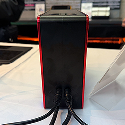 画像ギャラリー No.003のサムネイル画像 / Ryzen AI Max＋ 395搭載のゲーマー向け2-in-1 PC「ONEXPLAYER Super X」が国内でお披露目。専用液冷ユニットの予約もスタート