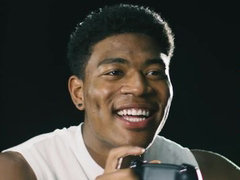 「NBA 2K22」,八村 塁選手が無邪気にゲームを楽しむテレビCMが公開。サイン入りTシャツなどが当たるTwitterキャンペーンも開催