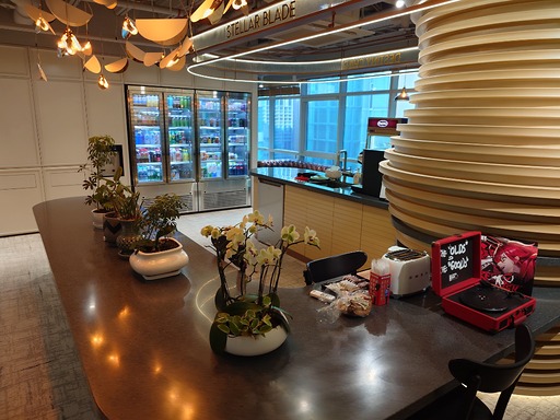 画像ギャラリー No.019のサムネイル画像 / 「Stellar Blade」続編や「NIKKE」,新作プロジェクトを開発中のSHIFT UP本社を訪問。ゲームは“お尻で作るもの”――キム・ヒョンテ氏とちょっとだけ雑談もしてきた