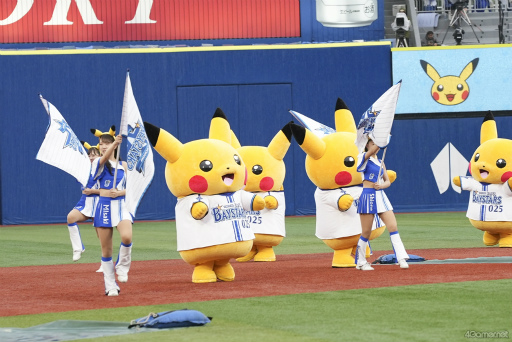 画像集 No.025のサムネイル画像 / ピカチュウたちが,ハマスタを華やかに彩る! 野球ファンもポケモンファンも一緒に楽しめる「ポケモンボールパークヨコハマ」をレポート