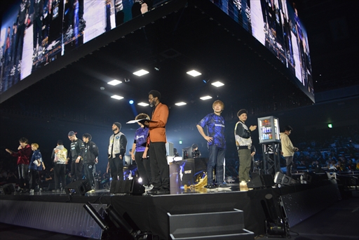 画像ギャラリー No.003のサムネイル画像 / ［インタビュー］プロ1年目にして大躍進。さはら選手が「カプコンカップ12」を制し，最強の称号と100万ドルを獲得。優勝直後の心境を語ってもらった