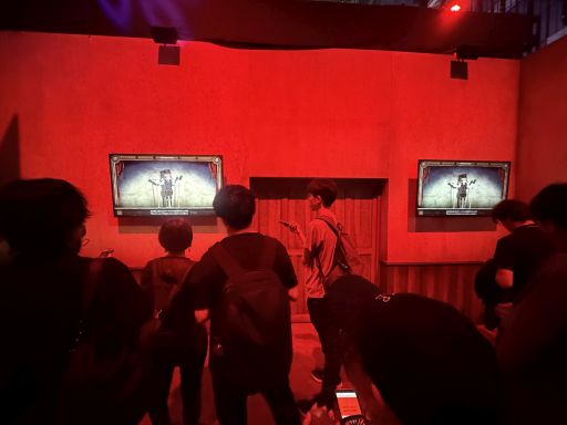 画像ギャラリー No.006のサムネイル画像 / サイレントヒル×第四境界の「SILENT HILL f　残置物展」を体験。今年のKONAMIブースは，メインステージを挟んで陰と陽？［TGS2025］