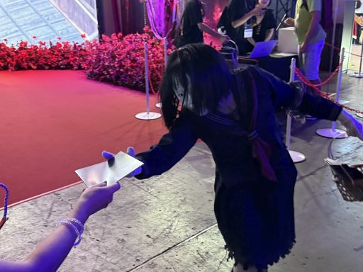 画像ギャラリー No.017のサムネイル画像 / サイレントヒル×第四境界の「SILENT HILL f　残置物展」を体験。今年のKONAMIブースは，メインステージを挟んで陰と陽？［TGS2025］