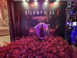 画像ギャラリー No.019のサムネイル画像 / サイレントヒル×第四境界の「SILENT HILL f　残置物展」を体験。今年のKONAMIブースは，メインステージを挟んで陰と陽？［TGS2025］