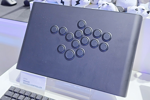 画像ギャラリー No.003のサムネイル画像 / 国内プロ格闘ゲーマーのこだわりを反映した「ZENAIM」のレバーレスアケコンが2026年の発売を目指して鋭意開発中［TGS2025］