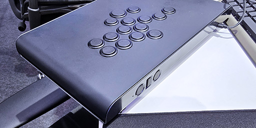 画像ギャラリー No.006のサムネイル画像 / 国内プロ格闘ゲーマーのこだわりを反映した「ZENAIM」のレバーレスアケコンが2026年の発売を目指して鋭意開発中［TGS2025］