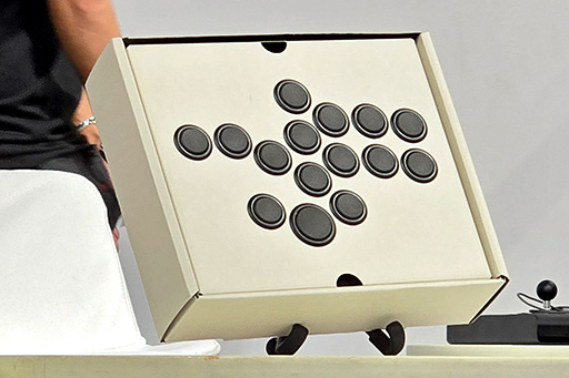 画像ギャラリー No.009のサムネイル画像 / 国内プロ格闘ゲーマーのこだわりを反映した「ZENAIM」のレバーレスアケコンが2026年の発売を目指して鋭意開発中［TGS2025］