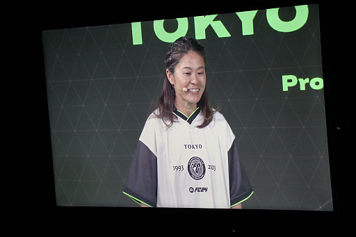 画像集 No.009のサムネイル画像 / 元サッカー女子日本代表・澤 穂希さんも駆けつけた「EA SPORTS FC24」のローンチイベントレポート。東京タワーがシリーズのキーカラー“Pitch Green”に染まる点灯式を実施
