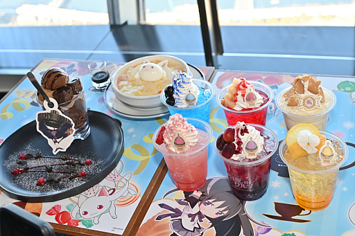 画像ギャラリー No.026のサムネイル画像 / 「東京スカイツリー×魔法少女まどか☆マギカ　月夜のワルツ」内覧会レポート。ソラカラちゃんは，鹿目まどかをイメージしたコスチュームに