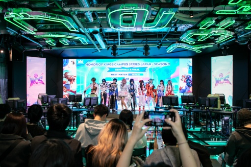 画像ギャラリー No.010のサムネイル画像 / 2億6000万人が遊んでいるMOBA「Honor of Kings」メディア体験会に参加してきた。さまざまな要素を駆使して戦う試合は，まさしくeスポーツ