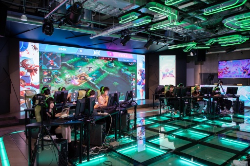 画像ギャラリー No.011のサムネイル画像 / 2億6000万人が遊んでいるMOBA「Honor of Kings」メディア体験会に参加してきた。さまざまな要素を駆使して戦う試合は，まさしくeスポーツ