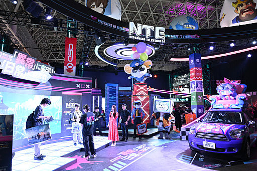 画像ギャラリー No.003のサムネイル画像 / 話題のNTEのスマホ版をTGSでプレイしてきた！ アーバンな都市風ブースで確かめよう。TGS会場では交通安全教育にもご注意！［TGS2025］【PR】