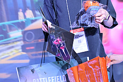 画像ギャラリー No.028のサムネイル画像 / 話題のNTEのスマホ版をTGSでプレイしてきた！ アーバンな都市風ブースで確かめよう。TGS会場では交通安全教育にもご注意！［TGS2025］【PR】