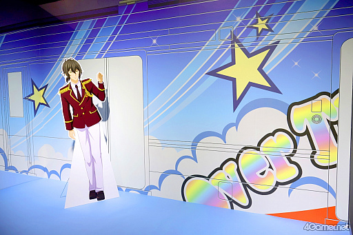 画像ギャラリー No.008のサムネイル画像 / 神々しく鎮座する「金のオバレ像」！　大量のフォトスポットで作品世界を楽しめる「KING OF PRISM 10th ANNIVERSARY展」レポート