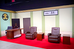 画像ギャラリー No.014のサムネイル画像 / 神々しく鎮座する「金のオバレ像」！　大量のフォトスポットで作品世界を楽しめる「KING OF PRISM 10th ANNIVERSARY展」レポート