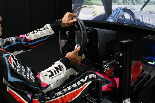 画像ギャラリー No.006のサムネイル画像 / ［インタビュー］「Project Motor Racing」の開発プログラムに山野哲也氏が参加。現役ベテランドライバーがレースシムのリアルを語る